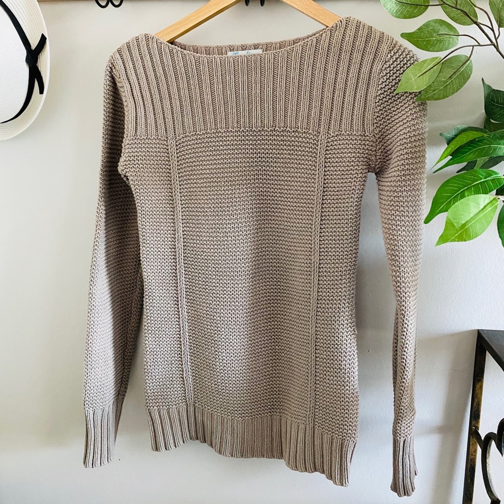 Knit sweater